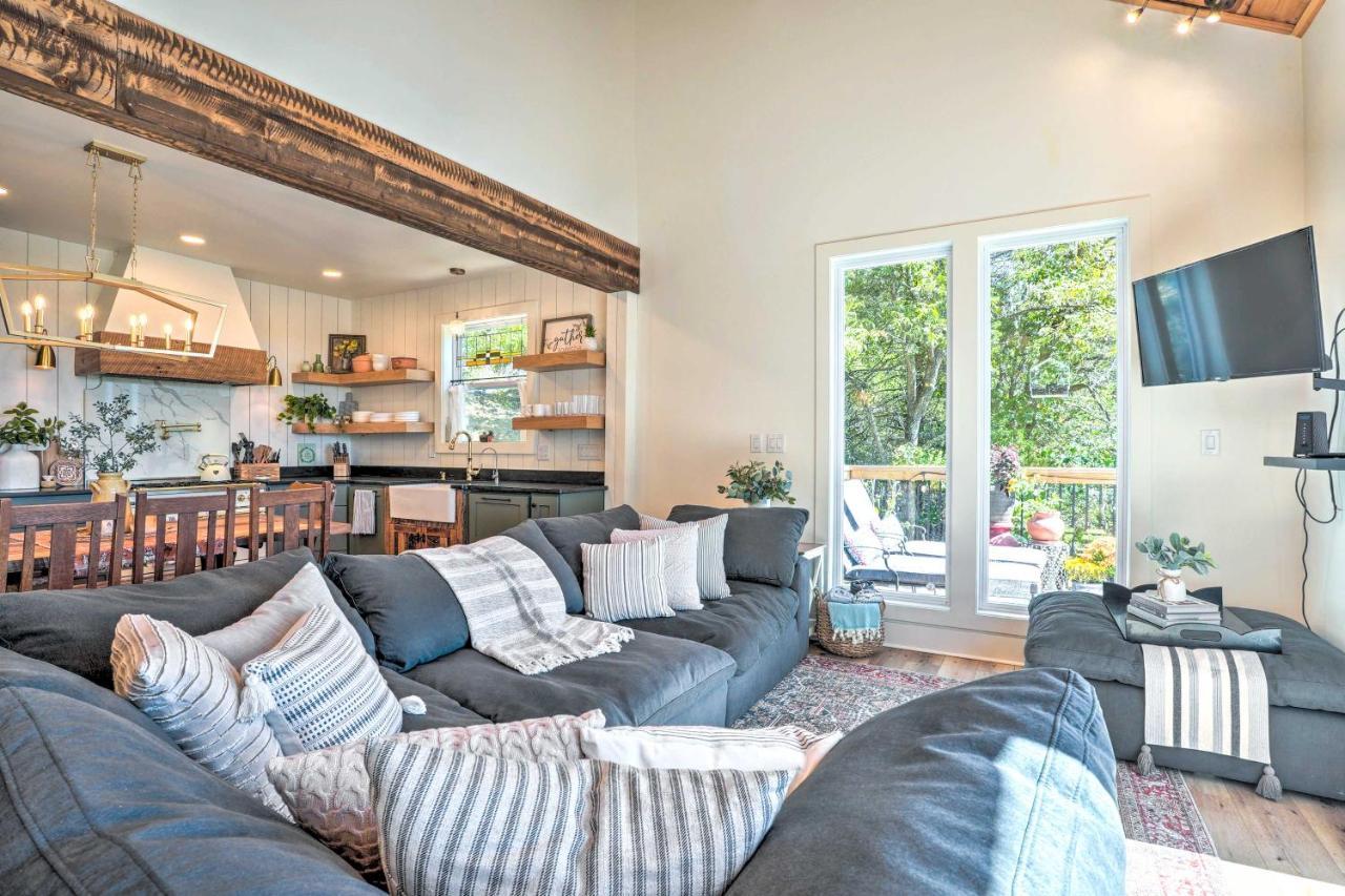 Colorful Golden Getaway With Panoramic Views! Villa Bagian luar foto
